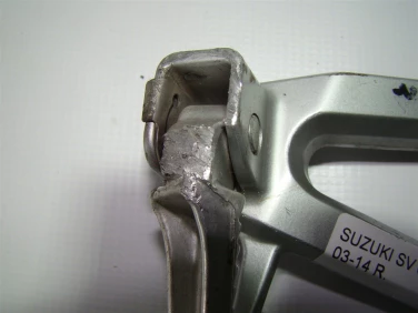 Set podnÓŻek lewy tyŁ suzuki sv 650 03-14r.