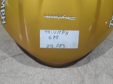 Zbiornik paliwa bak triumph 675