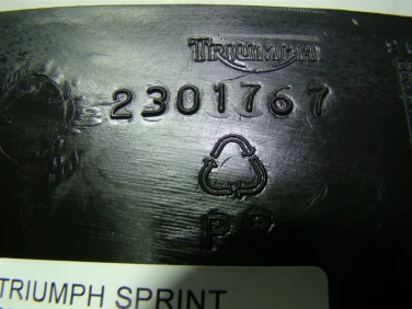 Plastik wypeŁnienie owiewka triumph sprint st 955i 99-04