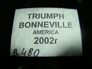 BŁotnik tyŁ tylny triumph bonneville america 2002r