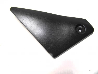 PLASTIK WYPEŁNIENIE OWIEWKA YAMAHA YZF R1 RN01-04 98-01