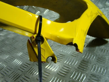 BŁotnik przÓd przedni ducati monster 600 1997r