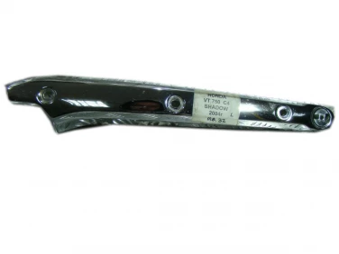 STELAŻ TYŁ MOCOWANIE BŁOTNIKA WSPORNIK HONDA VT 750 C4 SHADOW 2004R LEWY