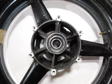 Felga koŁo przÓd yamaha yzf r6 99-00 bije rant