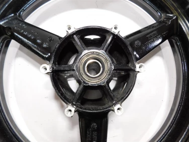 Felga koŁo przÓd yamaha yzf r6 99-00 bije rant