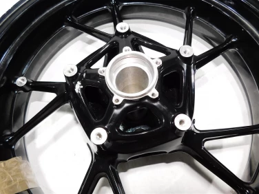 Felga koŁo tyŁ bmw f750gs oem 8556601 uszkodzony rant