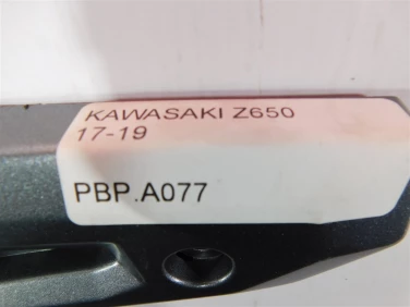 Pokrywa bok boczna prawa kawasaki z650 17-19