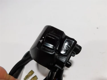 PrzeŁĄcznik prawy przÓd honda fes 125 s-wing 07-09