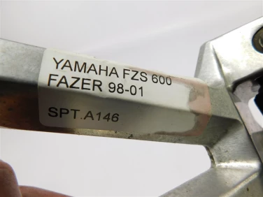 Set podnÓŻek prawy tyŁ yamaha fzs 600 fazer 98-01