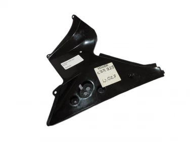 PLASTIK WYPEŁNIENIE OWIEWKA HONDA CBR 929 SC44