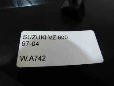Plastik wypeŁnienie owiewka suzuki vz 800 97-04