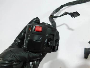 PrzeŁĄcznik lewy przÓd kawasaki zzr 600 93-02