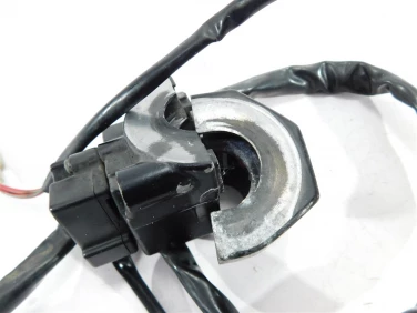 PrzeŁĄcznik prawy przÓd yamaha fzx 750 86-00