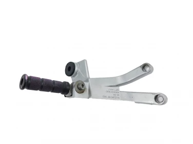 SET PODNÓŻEK PRAWY TYŁ SUZUKI RF 900 94-98 4360031E00