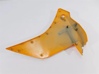 Owiewka bok boczna prawa honda cbr 125 jc50 11-13 2313121 uszkodzona