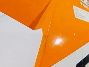 Owiewka bok boczna prawa honda cbr 125 jc50 11-13 2313121 uszkodzona