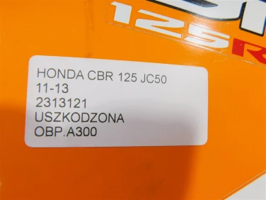 Owiewka bok boczna prawa honda cbr 125 jc50 11-13 2313121 uszkodzona