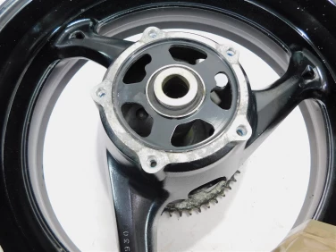 Felga koŁo tyŁ suzuki gsr 750 11-16 6411144g00019