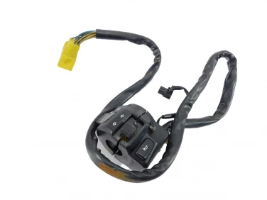 PRZEŁĄCZNIK LEWY PRZÓD SUZUKI GSX 750F 98-05 3740026E11