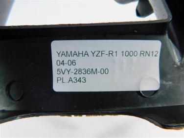 PŁug plastik owiewka yamaha yzf-r1 1000 rn12 04-06 5vy-2836m-00