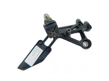 SET PODNÓŻEK LEWY PRZÓD KTM DUKE 125 17-22 93003038000