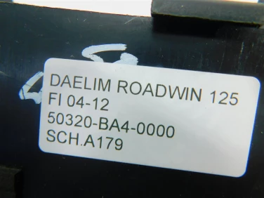 Schowek plastik daelim roadwin 125 fi 04-12 50320-ba4-0000