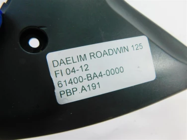 Pokrywa bok boczna prawa daelim roadwin 125 fi 04-12 61400-ba4-0000