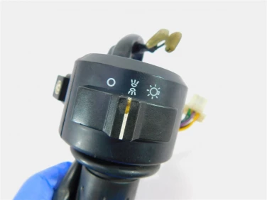 PrzeŁĄcznik lewy przÓd daelim roadwin 125 fi 04-12 35200-ba4-0000