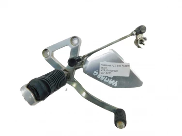 SET PODNÓŻEK LEWY PRZÓD YAMAHA FZS 600 FAZER 98-01 4YR274420000