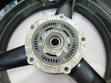 Felga koŁo tyŁ suzuki gsx 650 f 08-16 6411108f70019 bije