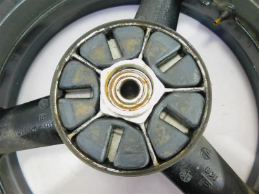 Felga koŁo tyŁ suzuki gsx 650 f 08-16 6411108f70019 bije