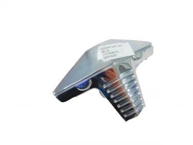 DEKIEL POKRYWA SILNIK SUZUKI VLR 1800 08-13 1117448G10