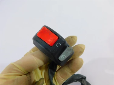 PrzeŁĄcznik prawy przÓd yamaha fz1 1000 fazer 06-15 2d1839750000