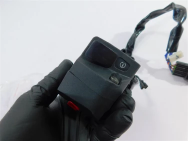 PrzeŁĄcznik prawy przÓd husqvarna svartpilen 401 20-22 28011012144