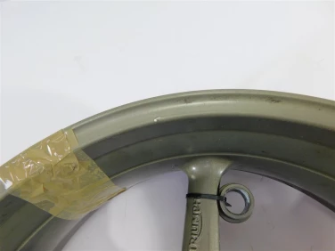 Felga koŁo tyŁ triumph daytona 675 06-08 lekko bije t2010506
