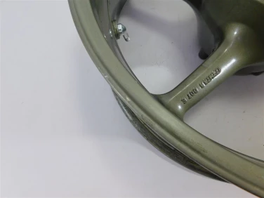 Felga koŁo tyŁ triumph daytona 675 06-08 lekko bije t2010506