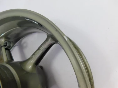Felga koŁo tyŁ triumph daytona 675 06-08 lekko bije t2010506