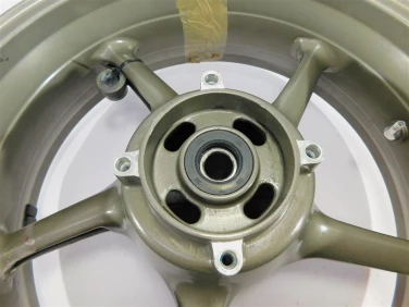 Felga koŁo tyŁ triumph daytona 675 06-08 lekko bije t2010506