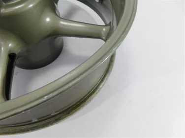 Felga koŁo tyŁ triumph daytona 675 06-08 lekko bije t2010506