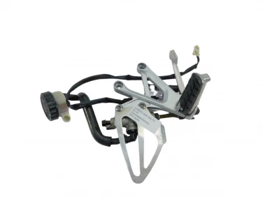 SET PODNÓŻEK PRAWY PRZÓD HONDA CBR 600 F4 99-00 50600MBW000ZA