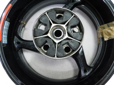 Felga koŁo tyŁ suzuki gsr 600 06-10 6411144g00019