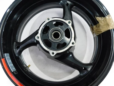 Felga koŁo tyŁ suzuki gsr 600 06-10 6411144g00019