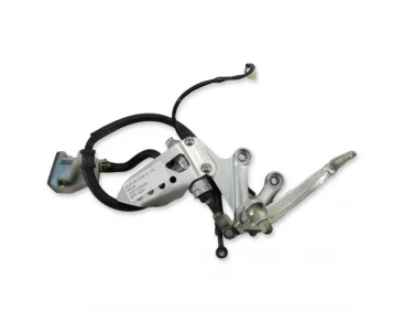 SET PODNÓŻEK PRAWY PRZÓD SUZUKI GSX-R 750 04-05 4351129G00