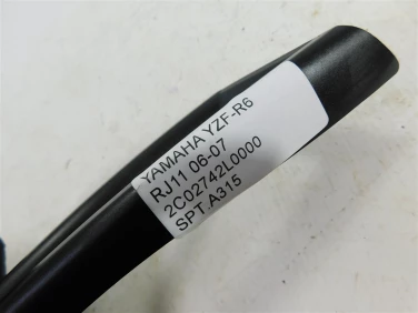 Set podnÓŻek prawy tyŁ yamaha yzf-r6 rj11 06-07 2c02742l0000