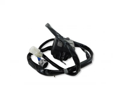 PRZEŁĄCZNIK LEWY PRZÓD KAWASAKI KLZ 1000 VERSYS SE 19-24 U-12 460910464