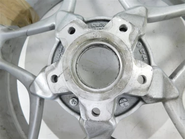 Felga koŁo tyŁ bmw r 1200 rt k26 05-13 7683069