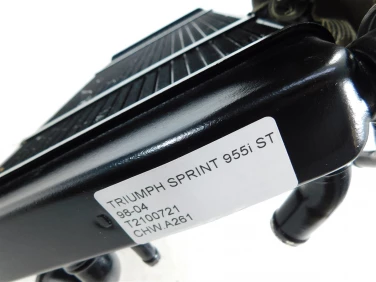 ChŁodnica wody przÓd triumph sprint 955i st 98-04 t2100721