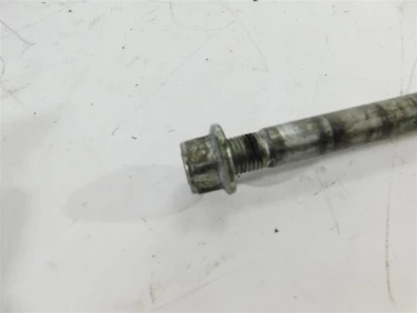 OŚ koŁa tyŁ tylna suzuki gsx-r 125 18-21 6471123k00