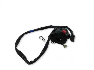 PRZEŁĄCZNIK LEWY PRZÓD SUZUKI GSX 1300R HAYABUSA 08-20 3740018H13