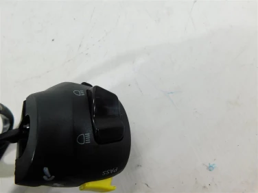 PrzeŁĄcznik lewy przÓd suzuki gsx-r 125 18-21 3740023k10